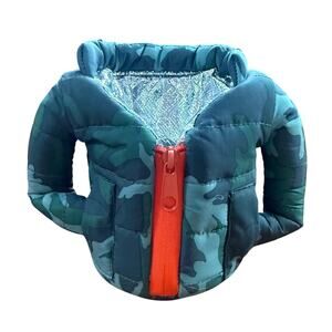 Puffin Drinkwear Puffy Beverage Jacket Green Camo Insulated Drink Koozie Cooler